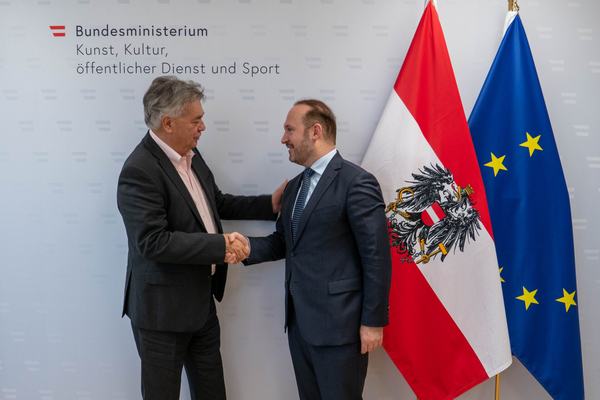 vizekanzler-kogler-empfngt-igg-prsident-mit-vural_53306845718_o.jpg