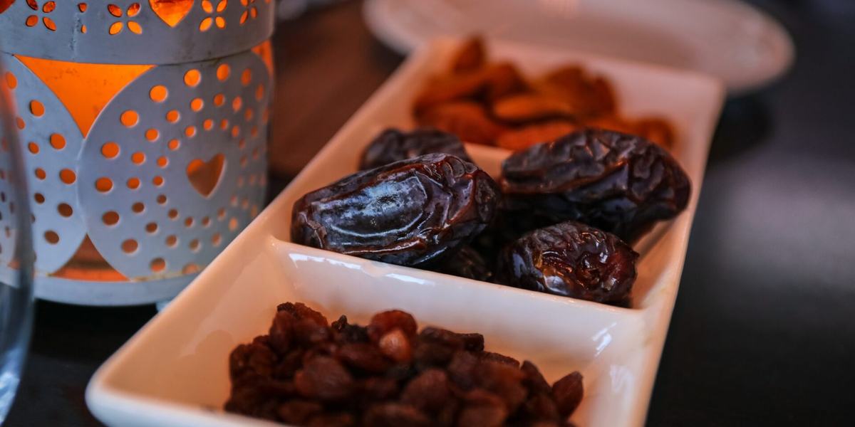 close-up-photo-of-raisins-and-dates-2291592-scaled-1.jpg