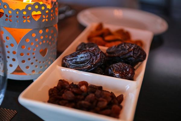 close-up-photo-of-raisins-and-dates-2291592-scaled-1.jpg
